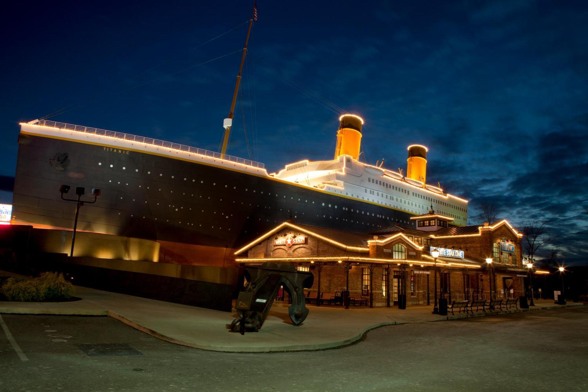 Majestic Splash- 8 Bedroom, Indoor Pool, Hot Tub, 1089 Free Tickets Each Paid Day, Dollywood Sevierville Dış mekan fotoğraf