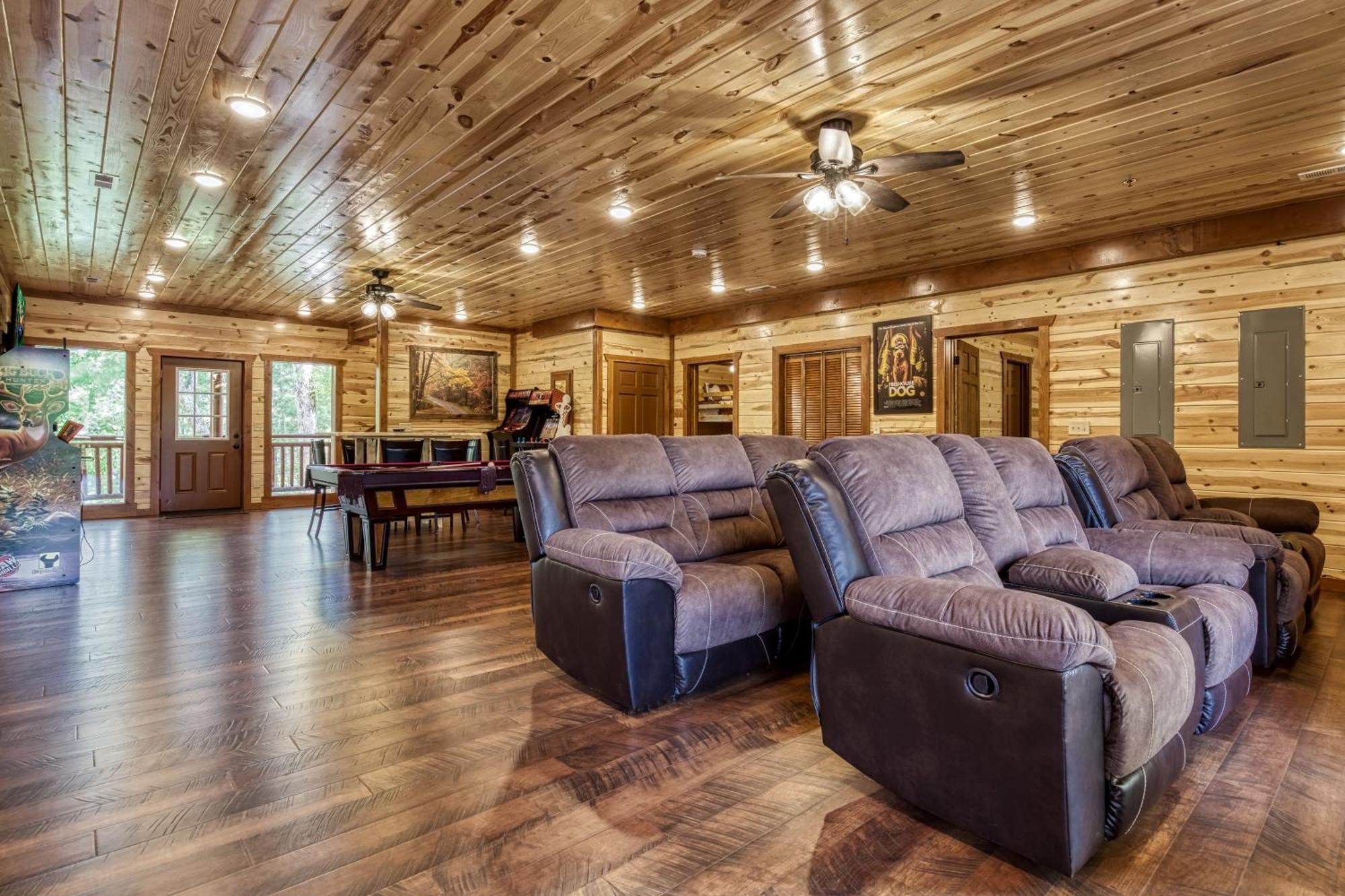 Majestic Splash- 8 Bedroom, Indoor Pool, Hot Tub, 1089 Free Tickets Each Paid Day, Dollywood Sevierville Dış mekan fotoğraf